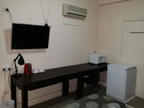 Hampton Court Apartments - Kalgoorlie Accommodation 2