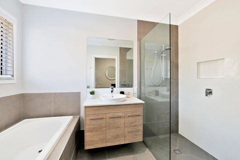 Hamptons @ The Point - Kalgoorlie Accommodation 3