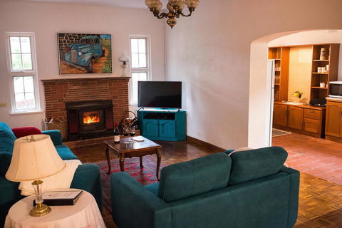 Hanisch Haus - Kalgoorlie Accommodation 1