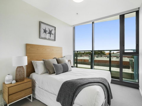 HARBOURSIDE- Hosted By: L'Abode Accommodation - Kalgoorlie Accommodation 2