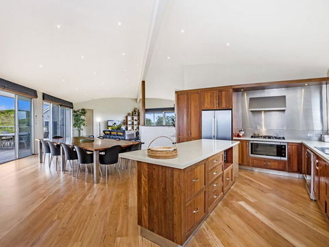 HEARN'S BEACH HOUSE - Kalgoorlie Accommodation 2