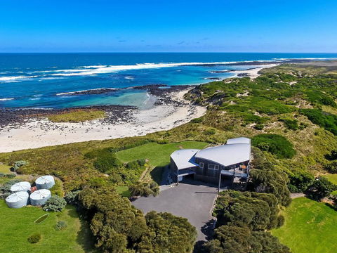 HEARN'S BEACH HOUSE - Kalgoorlie Accommodation 0