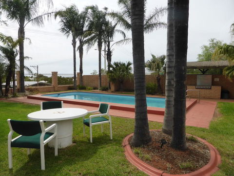 Hilltop Motel - Kalgoorlie Accommodation 0