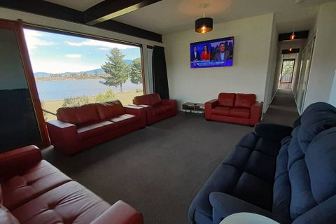 Hobart Waterfront Luxury Retreat - Kalgoorlie Accommodation 2