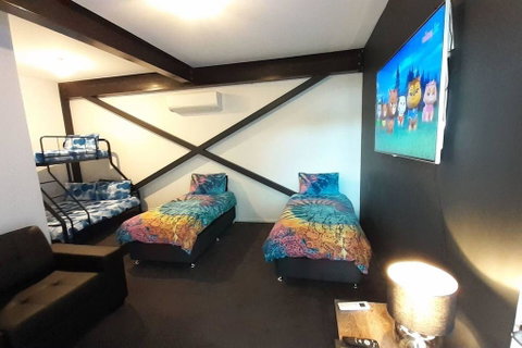 Hobart Waterfront Luxury Retreat - Kalgoorlie Accommodation 1