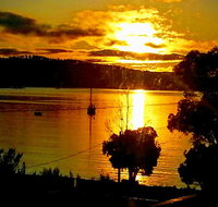 Islandview Beachhouse - 60m down driveway to Beach Dover Tasmania - Kalgoorlie Accommodation