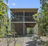 Jonnies - 134 Tramican Street