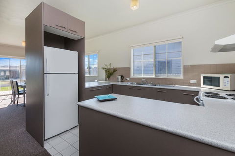 Julieanne - South Beach Home Made For Families - Kalgoorlie Accommodation 3