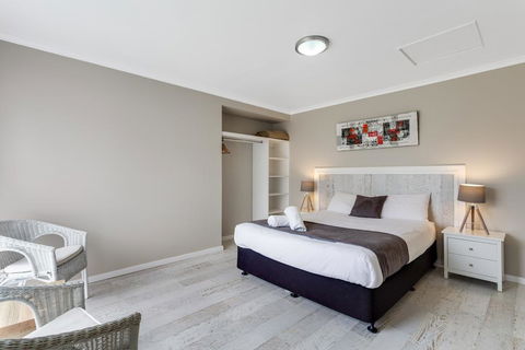 King's Point Retreat - Kalgoorlie Accommodation 3