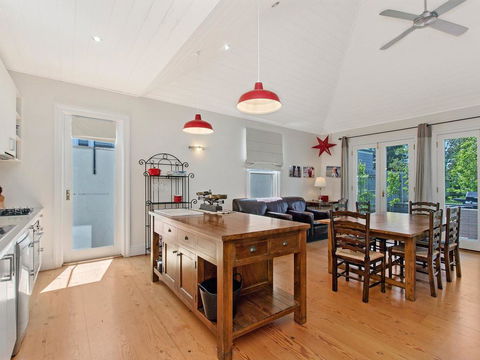 Kinsale Cottage - Kalgoorlie Accommodation 1