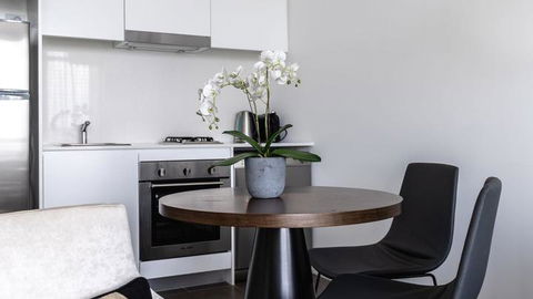 KOZYGURU Chatswood Luxury Studio NCH088 - Kalgoorlie Accommodation 1