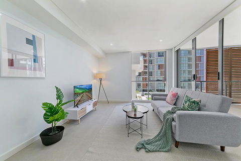 KOZYGURU MASCOT WALK TO STATION MODERN DESIGNER 2 BED APT FREE PARKING NMA260-312 - Kalgoorlie Accommodation 0