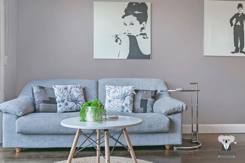 KOZYGURU ROZELLE COSY DREAM HOLIDAY HOME 3 BED HOUSE + FREE NRZ196 - Kalgoorlie Accommodation 0