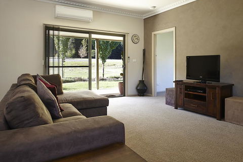 La Casa - Kalgoorlie Accommodation 0