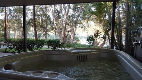 Lake Russell Lakeside Retreat - Kalgoorlie Accommodation 0