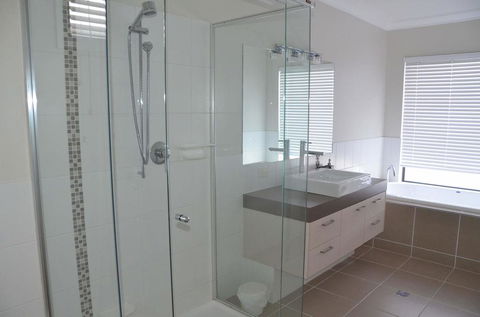 Lake Sunrise - Mulwala - Kalgoorlie Accommodation 2