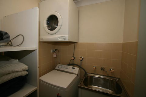 Lakeside 3/37 Cobbon Crescent - Kalgoorlie Accommodation 2