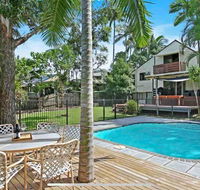 Lakeside Beach House - Hostie Properties