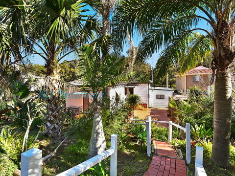 Lakeside House & Cabin - Kalgoorlie Accommodation 2