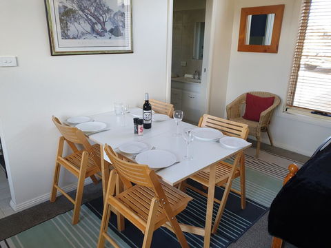 Lakeside Studio - Kalgoorlie Accommodation 1