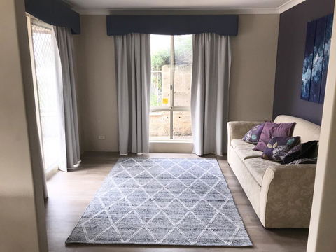 Large Family Home - Kalgoorlie Accommodation 2
