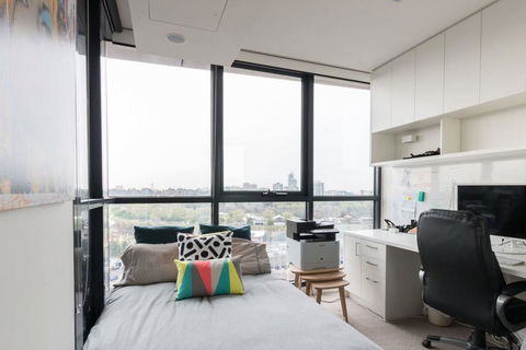 Laurent Balcony Views Steps From Laneway Vibes - Kalgoorlie Accommodation 1