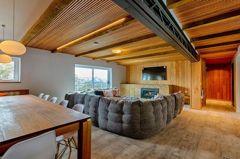 Le Chalets - Kalgoorlie Accommodation 2