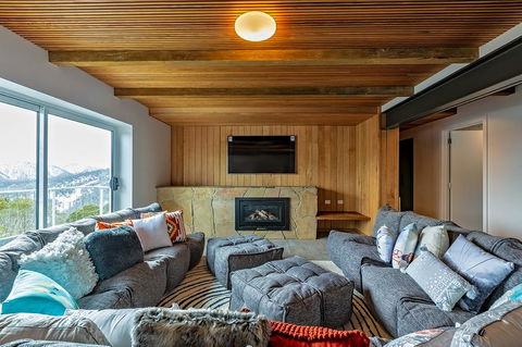 Le Chalets - Kalgoorlie Accommodation 1