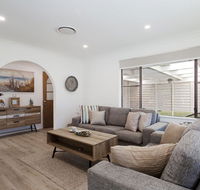 Le Maison 77 Horace St - stunning house with ducted air WIFI and Linen provided - Kalgoorlie Accommodation
