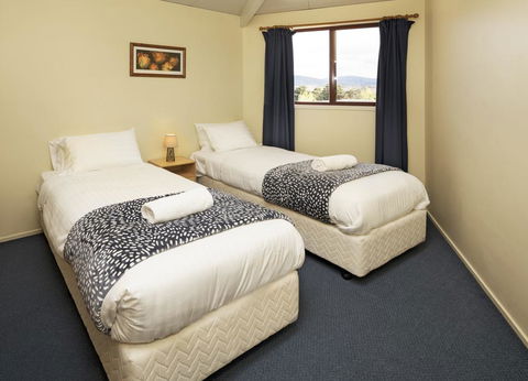 Leo's Cottage - Kalgoorlie Accommodation 3