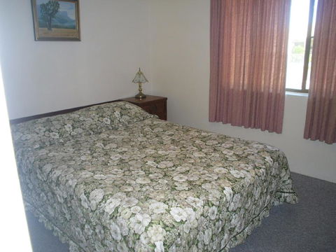 Light, Airy 1st Floor Unit - Marbrin Close, Bellara - Kalgoorlie Accommodation 2