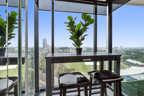 Luxurious Living With Unbeatable Views - Kalgoorlie Accommodation 2