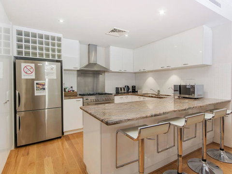 Luxurious Mandurah Marina Apartment - Kalgoorlie Accommodation 2