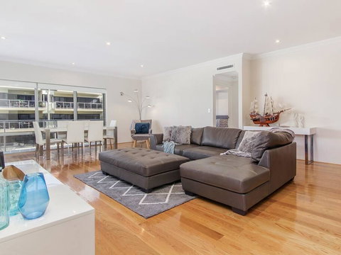 Luxurious Mandurah Marina Apartment - Kalgoorlie Accommodation 3