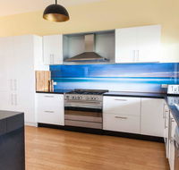 Luxurious Waterfront 10 minutes drive to Phillip Island sleeps 12 - Kalgoorlie Accommodation