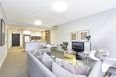 Luxury 1 Bedroom + 1 Study With 1 Parking - Kalgoorlie Accommodation 0
