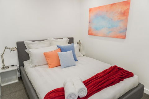 Luxury Central Apartment - Kalgoorlie Accommodation 3