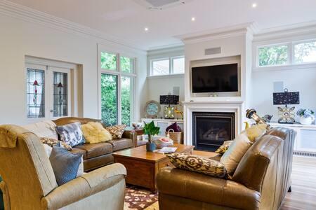 Luxury Inner-Melb 5 Brm Home, Close To Everything - Kalgoorlie Accommodation 3