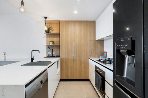 Luxury Living With Panoramic Views - Kalgoorlie Accommodation 1