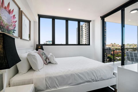 Luxury Living With Panoramic Views - Kalgoorlie Accommodation 3
