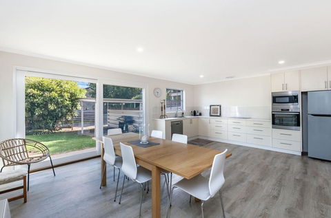 Lyons Cottage - A Quaint Whalers Cottage In Heart Of Port Fairy - Kalgoorlie Accommodation 0