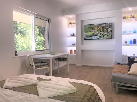 M207 Within The Free Transit Zone. Central Studio - Kalgoorlie Accommodation 3