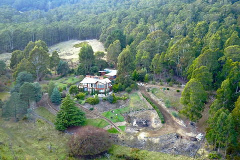 MAGICAL MOUNTAIN RETREAT - 20 Mins To CBD And Only 10 To MONA! - Kalgoorlie Accommodation 1