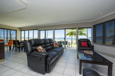 Magnetic Docks Townhouse 1 - Kalgoorlie Accommodation 2