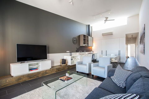 Magnificent Apartment + FREE Car Park Near CBD - Kalgoorlie Accommodation 2