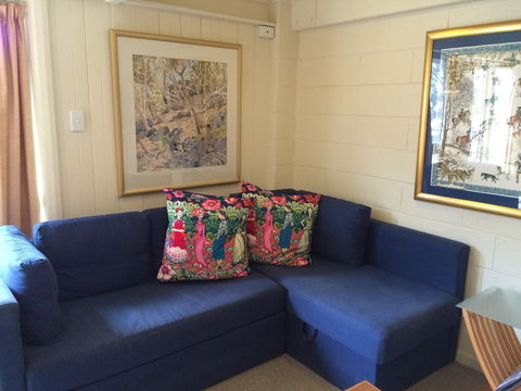 Maisonette, Falls Creek - Kalgoorlie Accommodation 1