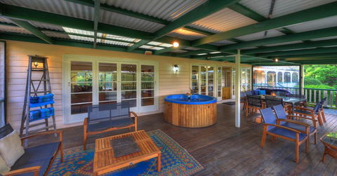 Maleny Homestead & Cottage - Kalgoorlie Accommodation 3