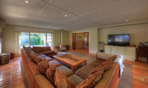 Maleny Homestead & Cottage - Kalgoorlie Accommodation 1