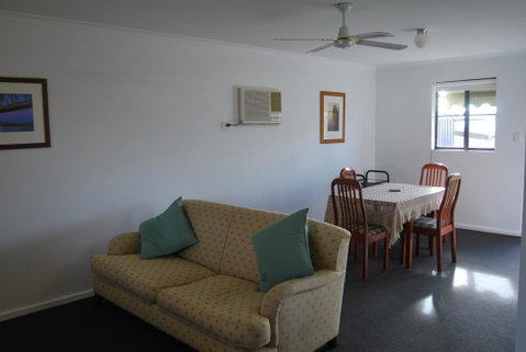 Maple Tree Cottage - Kalgoorlie Accommodation 0