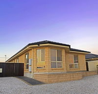 Marina Holiday Home - Kalgoorlie Accommodation